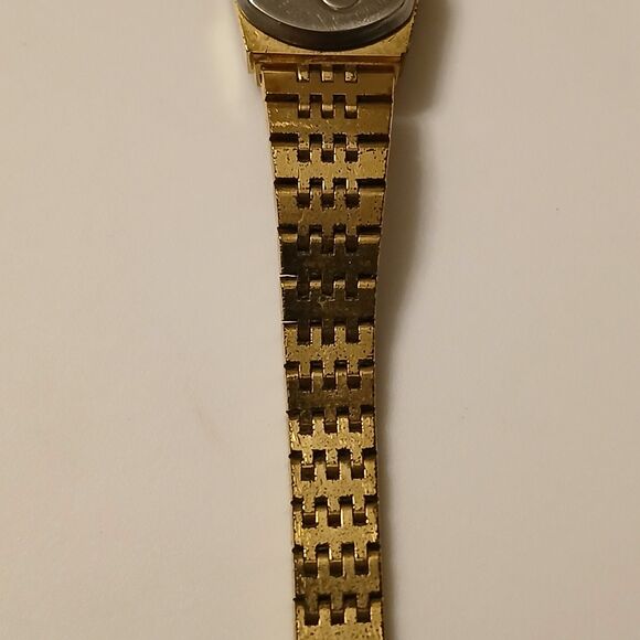 Vtg 80's Timex Q K Cell Women Gold Tone Stainless Steel Watch 5 1/4" Wrist READ - Picture 13 of 16